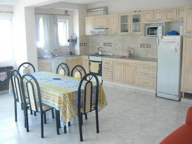 Departamentos Santa Monica Apartment Puerto Madryn Bilik gambar